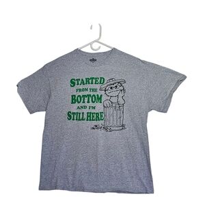 Oscar the Grouch Sesame Street Green and Gray Short Sleeve Graphic Tee Size XL